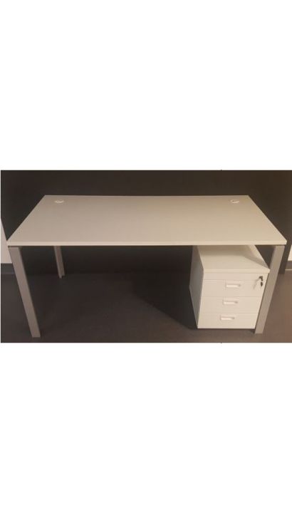 Single Desk - CLR